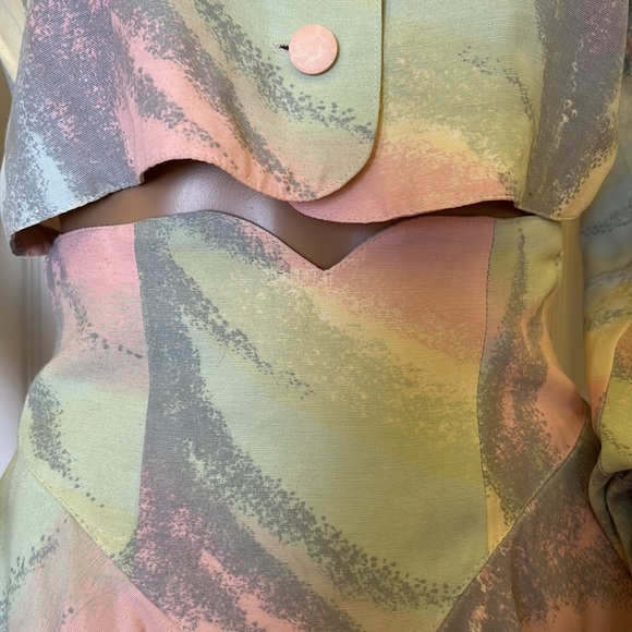 Young Edwardian vintage 80’s pastel suit. Cropped jacket /hi waist skirt sz 7 - Picture 2 of 8